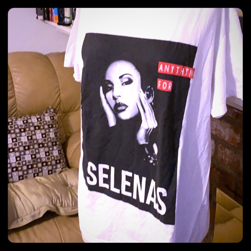 Anything for Selenas tee 🌹